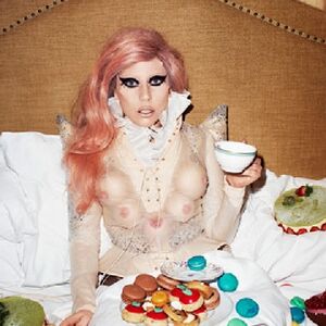 Lejdi Gaga: Rođena takva