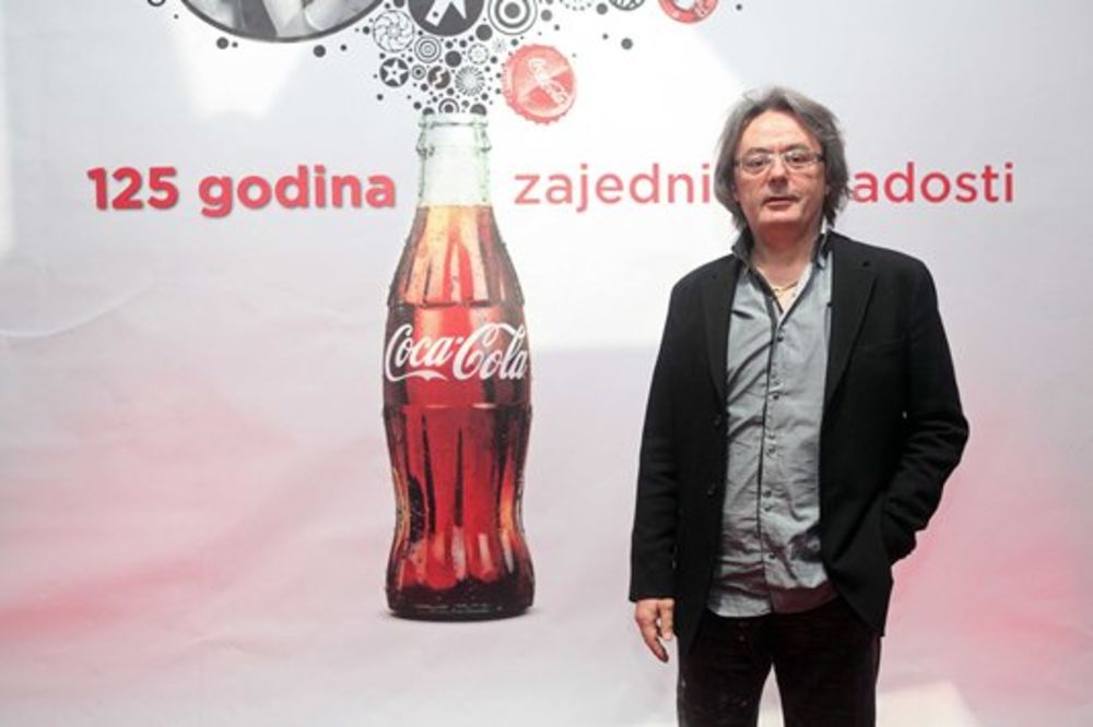 Coca-Cola Sistem proslavio je 125. godina od nastanka najpoznatijeg i najvrednijeg brenda na planeti nesvakidašnjim putovanjem kroz vreme. Poznate ličnosti, poslovni partneri i zaposleni uživali su u dobroj zabavi, autentičnoj muzici, originalnim kostimima i j