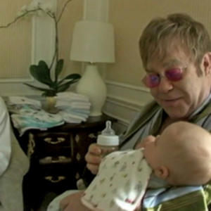 Elton Džoni Dejvid Furniš: Presrećni očevi
