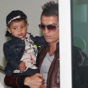 Kristijano Ronaldo: Prve fotografije sa sinom