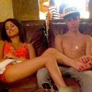 Džastin Biber i Selena Gomez: Ne brinu za pretnje, već uživaju u masaži stopala
