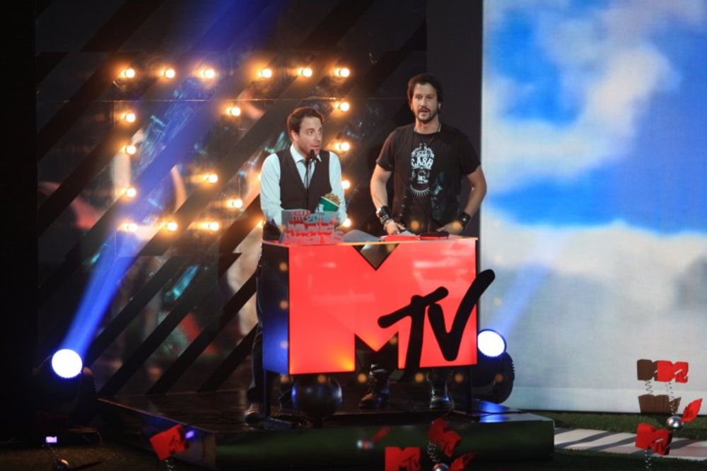 U teatru Madlenianum 5. juna dodeljene su prve Gorki list MTV Movie Awards, a ubedljivu pobedu odneo je film Montevideo, Bog te video, koji je osvojio tri nagrade. Ceremoniji je prisustvovao veliki broj poznatih ličnosti iz celog regiona. Pogledajte deo atmosf