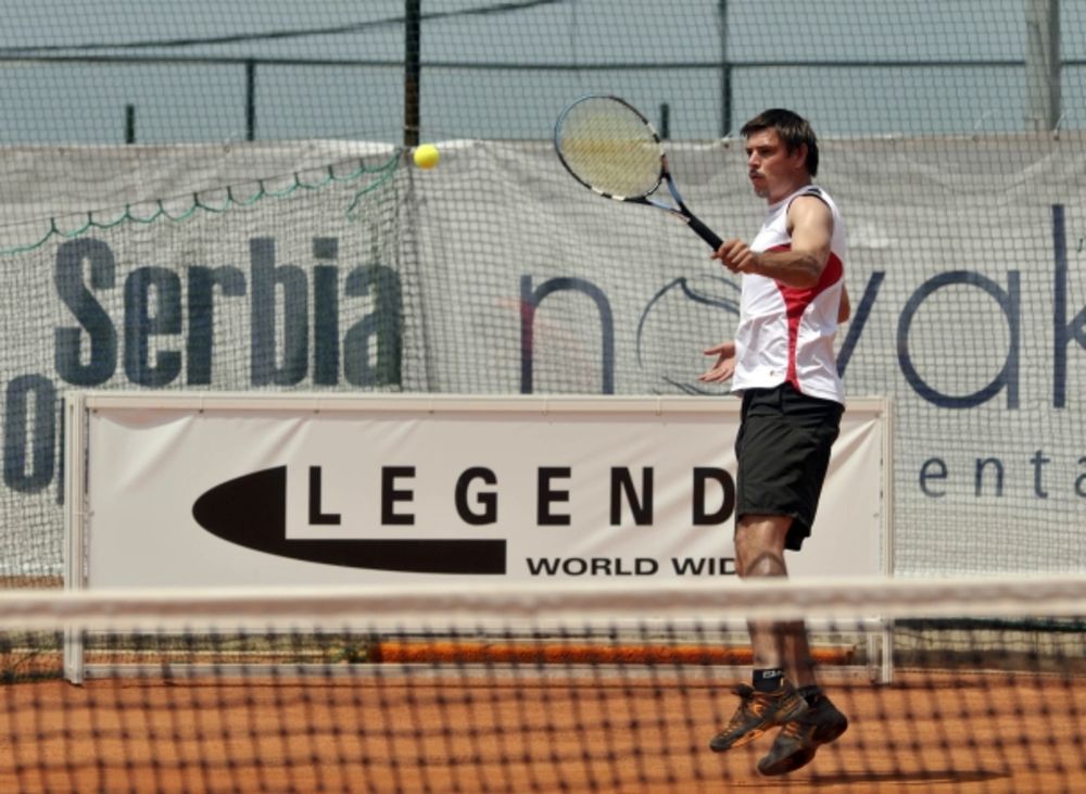 Za vikend je održan peti, jubilarni, humanitarni teniski turnir poznatih ličnosti Doncafe Professional Celebrities Challenger Belgrade 2011 na terenima TC Novak. Mnogobrojni učesnici uživali su u bogatom programu, sjajnoj zabavi i druženju. Humanitarni fond tu