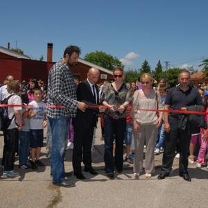 Vlade Divac otvorio dečije igralište u Vlasotincu