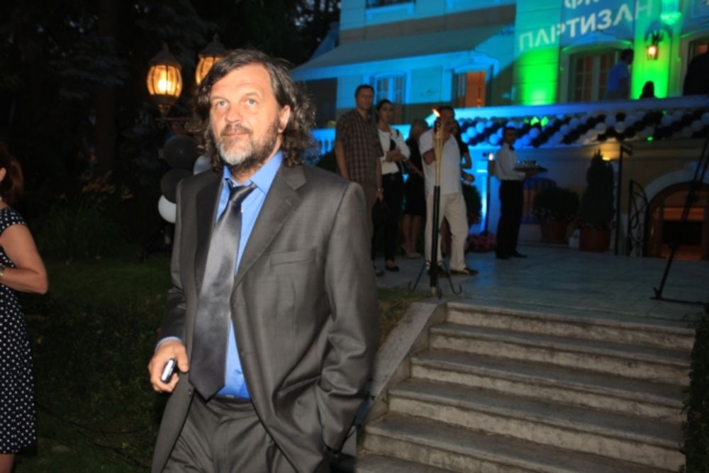 Četvorostruki uzastopni šampioni, FK Partizan, proslavili su osvajanje titule u Klubu privrednika u Šekspirovoj ulici. Uz prisustvo brojnih važnih gostiju, upriličen je spektakularan program koji su vodili Marija Kilibarda i Miloš Šaranović. Oficijelni program