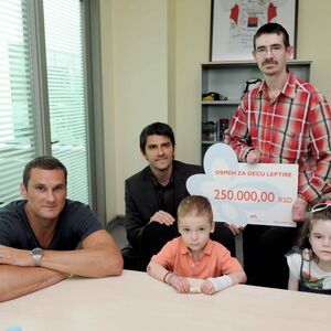 Slobodan Soro uručio donaciju za decu leptire