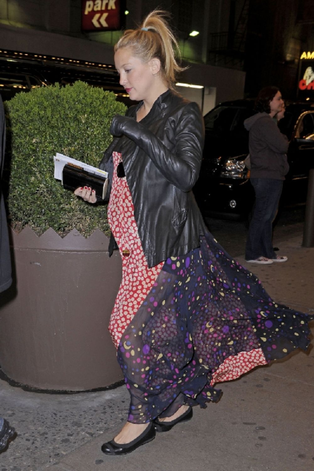 Otkako je u januaru saznala da ona i njen verenik Met Belami početkom jula očekuju prvu zajedničku prinovu, američka glumica Kejt Hadson uživa u svakom trenutku svog blagoslovenog stanja. U proteklih devet meseci simpatična i uvek nasmejana plavuša nije propus