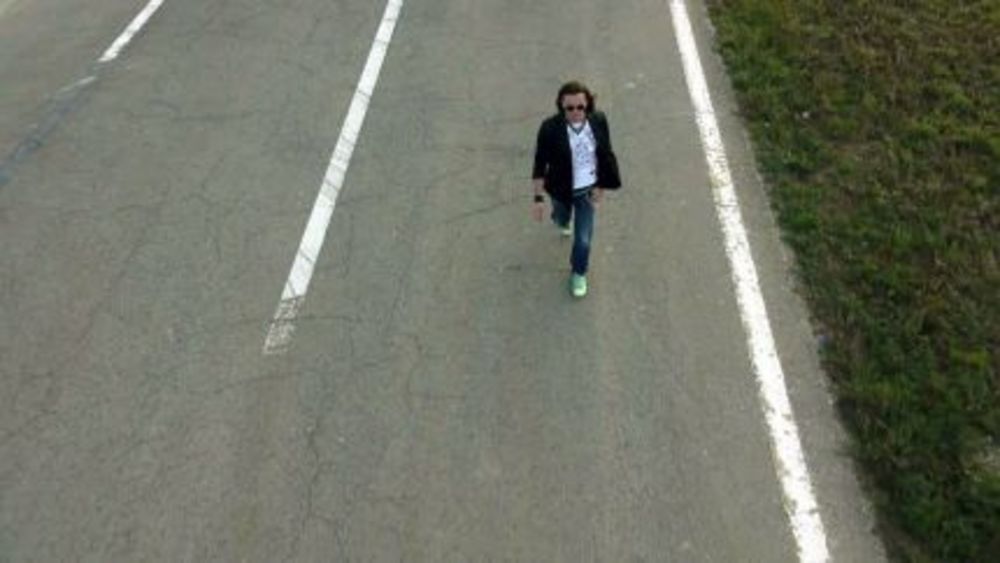 Pevač i frontmen grupe Mobi Dick, Srđan Čolić nedavnoje završio snimanje spota za novu numeru Miris brzuine, a ovaj video materijal uskoro će ugledti svetlsot dana.