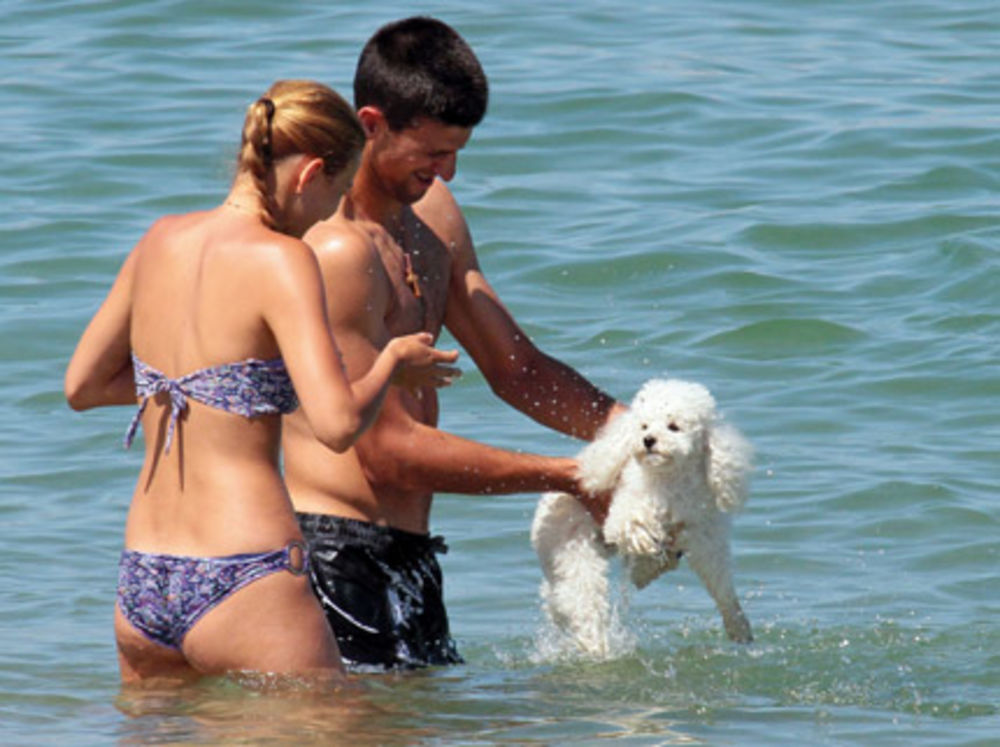 Najbolji teniser sveta Novak Đoković (24) proveo je zasluženi odmor na Azurnoj obali sa svojom devojkom Jelenom Ristić (25).