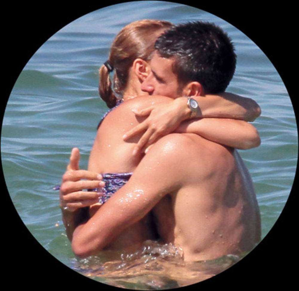 Najbolji teniser sveta Novak Đoković (24) proveo je zasluženi odmor na Azurnoj obali sa svojom devojkom Jelenom Ristić (25).