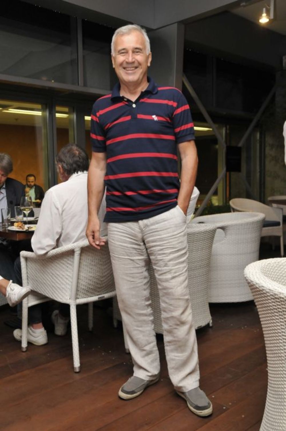 U restoranu Valcer sinoć je održana večera povodom Pal Zileri jubileja, petnaest godina postojanja u Srbiji, a među poznatim zvanicama bili su Džej, Vanja Bulić, Oliver Njego, Cune Gojković, Srđan Predojević, Merima Njegomir, Ekstra Nena, Slađana Delibašić, Mi