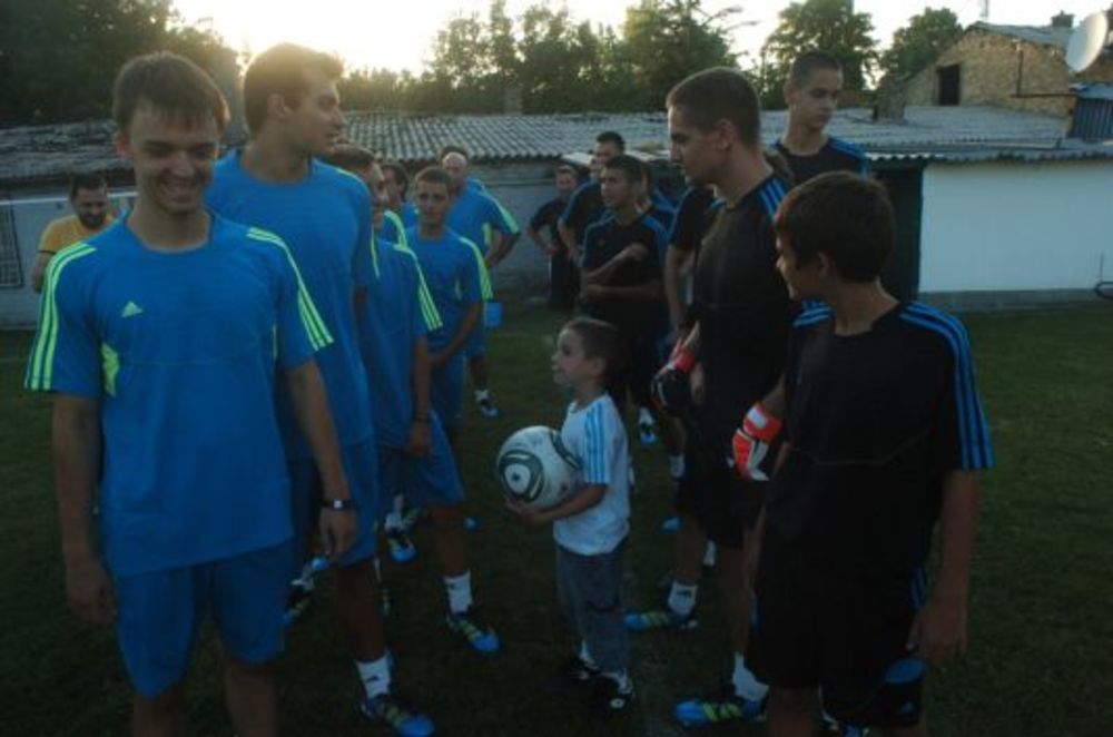 Poznati adidas predatori Gru, Željko Vasić, Ajs Nigrutin, Nenad Okanović, Marko Živić, Nebojša Višković, Dejan Pantelić, Nikola Milivojević, Marko Đurovski, Marko Avramović i Luka Tešanović borili su se za golove sa najboljima iz adidas predator lige.