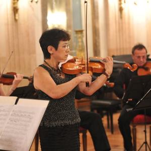 Japanska trešnja za dve violine i gudački orkestar