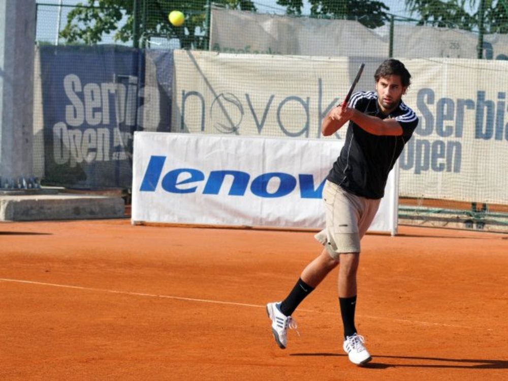 Za vikend je na terenima TC Novak održan šesti teniski turnir poznatih. Izuzetni teniski doživljaj, sjajna zabava i druženje, razna iznenađenja i nagrade i ovoga puta su dočekali brojne posetioce sportsko-zabavnog turnira, koji je okupio veliki broj poznatih l