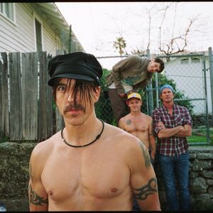 Red Hot Chili Peppers nastupaju na dodeli MTV EMA