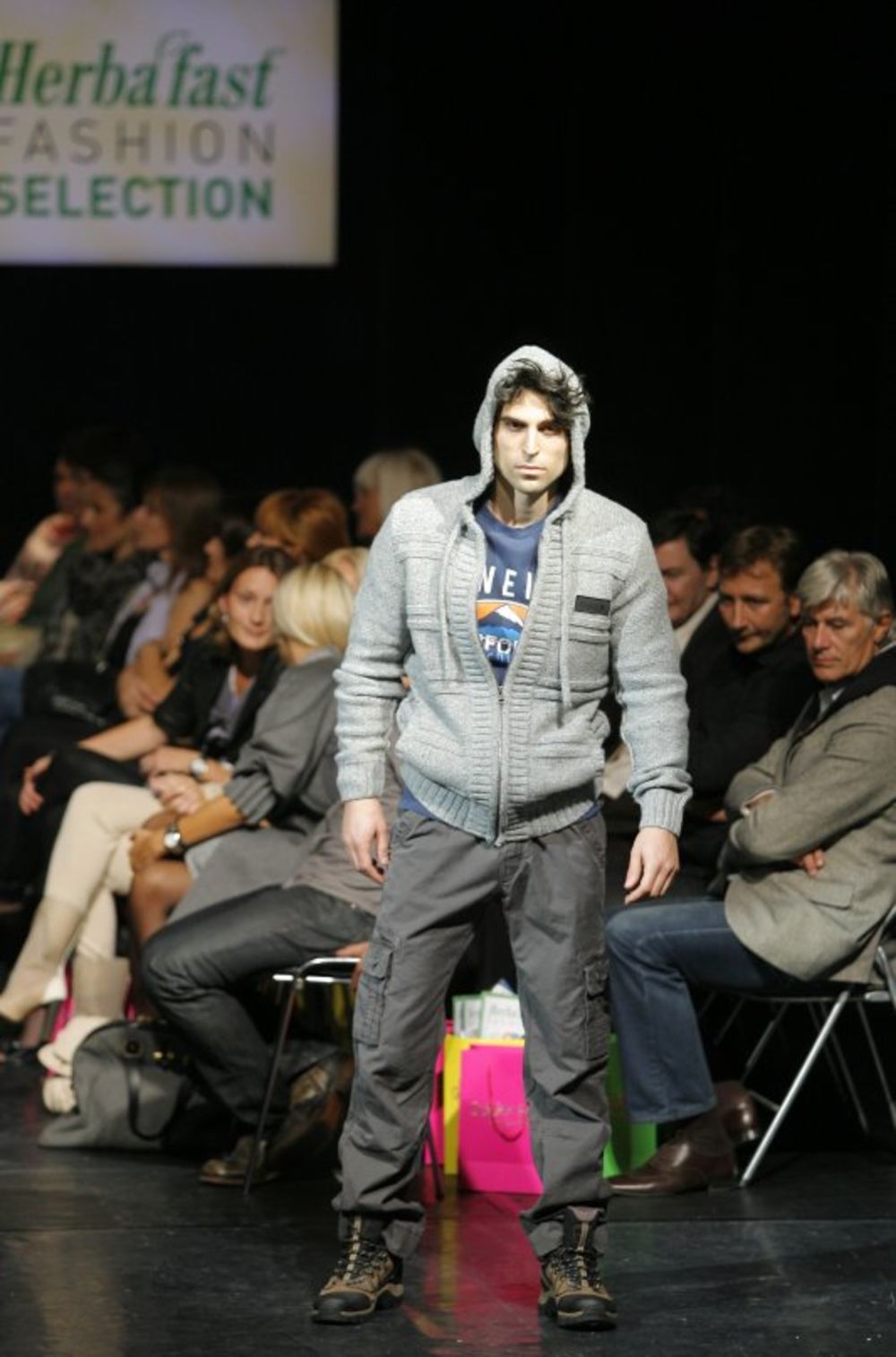 Na 19. Herbafast Fashion Selection, u Pozorištu na Terazijama, firma Beosport se predstavlja sa kolekcijama za jesen/zimu 2011., brendova Custo Barcelona, Andy Warhol by Pepe Jeans, Pepe Jeans i O’Neill. Reviji su kao i uvek prisustovale i brojne ličnosti sa s