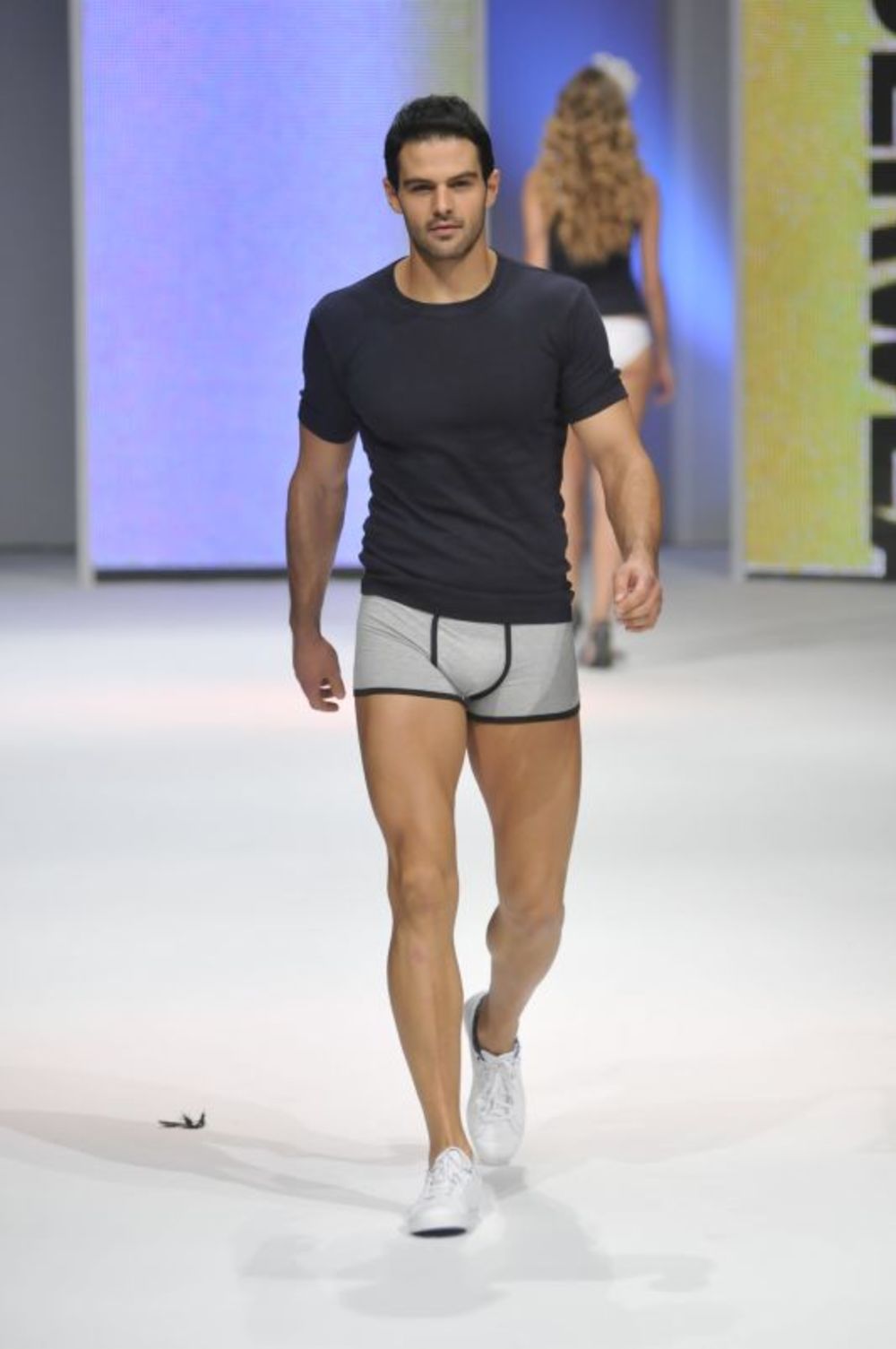 Pogledajte nove modele brenda B-Underwear koji je kao i uvek priredio atraktvnu reviju donjeg veša u Belexpo centru kojoj su prisustvovale mnoge javne ličnosti