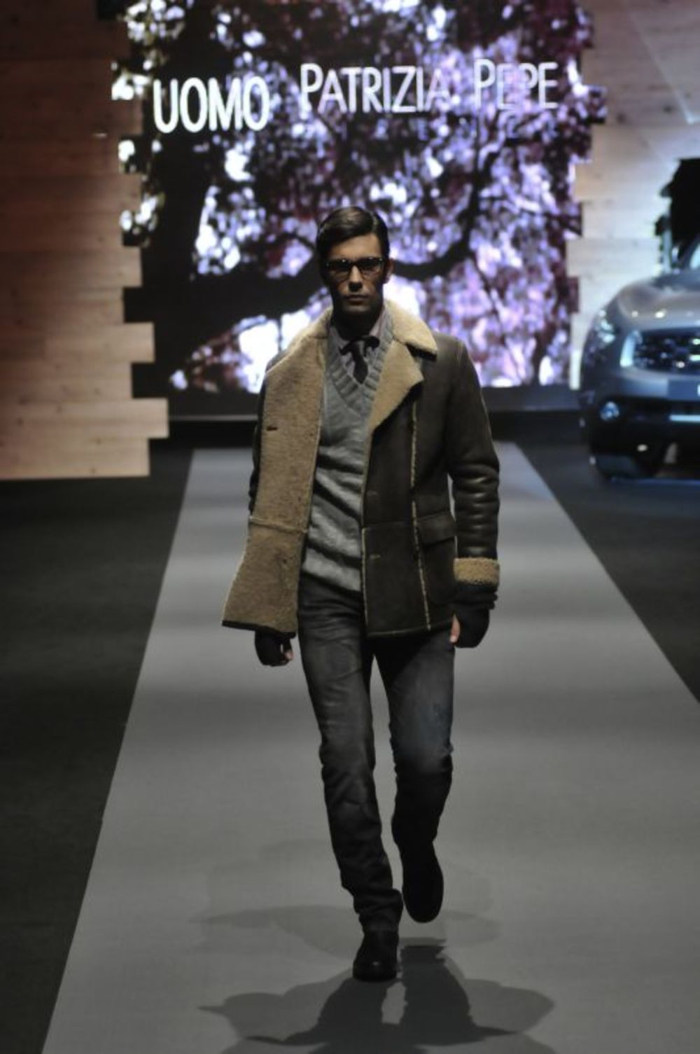 Brend Patrizia Pepe predstavio je na 30. Amstel Fashion Week-u mušku kolekciju za jesen/zimu 2011/12, inspirisanu garažama u Sijetlu, a neke od modela u BelExpo centru poneli su teniser Ilija Bozoljac i voditelj Boško Jakovljević.