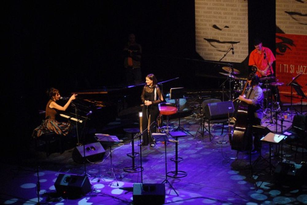 U okviru 27. Beogradskog Jazz Festivala u subotu su poklonici ove muzike bili u prilici da uživaju u koncertima koje su priredili Majamisty Trio i Duško Gojković & Big Band RTS.