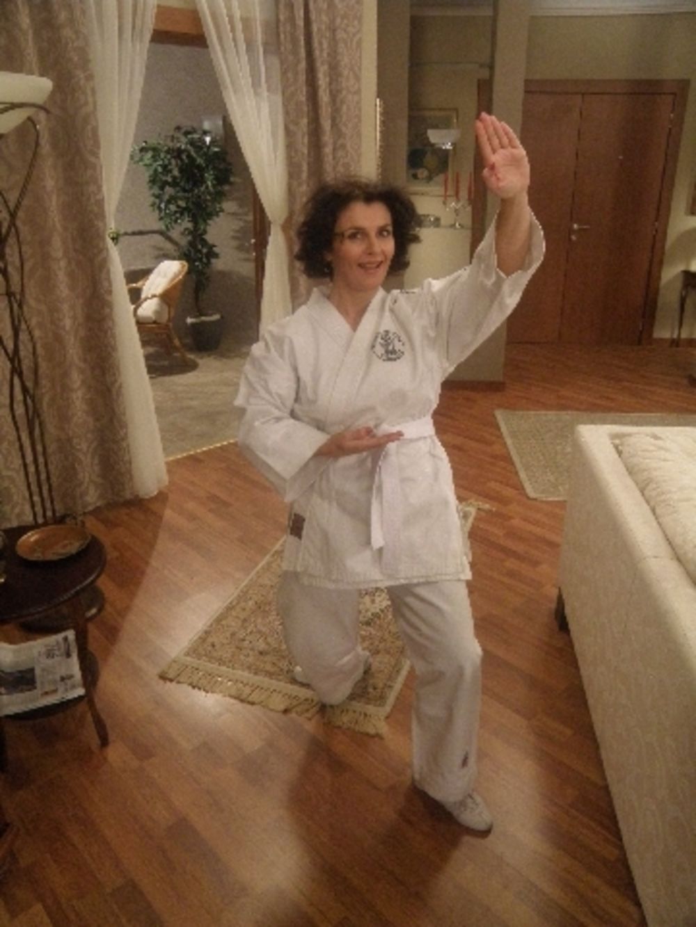 Televizija Vojvodina od 14. novembra emituje humorističko-porodični sitkom zauvek mald u kom igra velika ekipa domaćih glumaca različitih generacija. U osnovi priče je bračni par velikih glumačkih zvezda, slavljenih i hvaljenih na sve strane. U braku su već 30