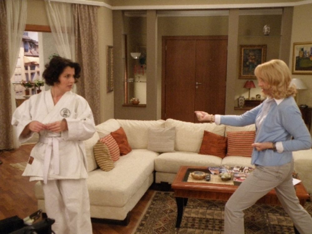 Televizija Vojvodina od 14. novembra emituje humorističko-porodični sitkom zauvek mald u kom igra velika ekipa domaćih glumaca različitih generacija. U osnovi priče je bračni par velikih glumačkih zvezda, slavljenih i hvaljenih na sve strane. U braku su već 30