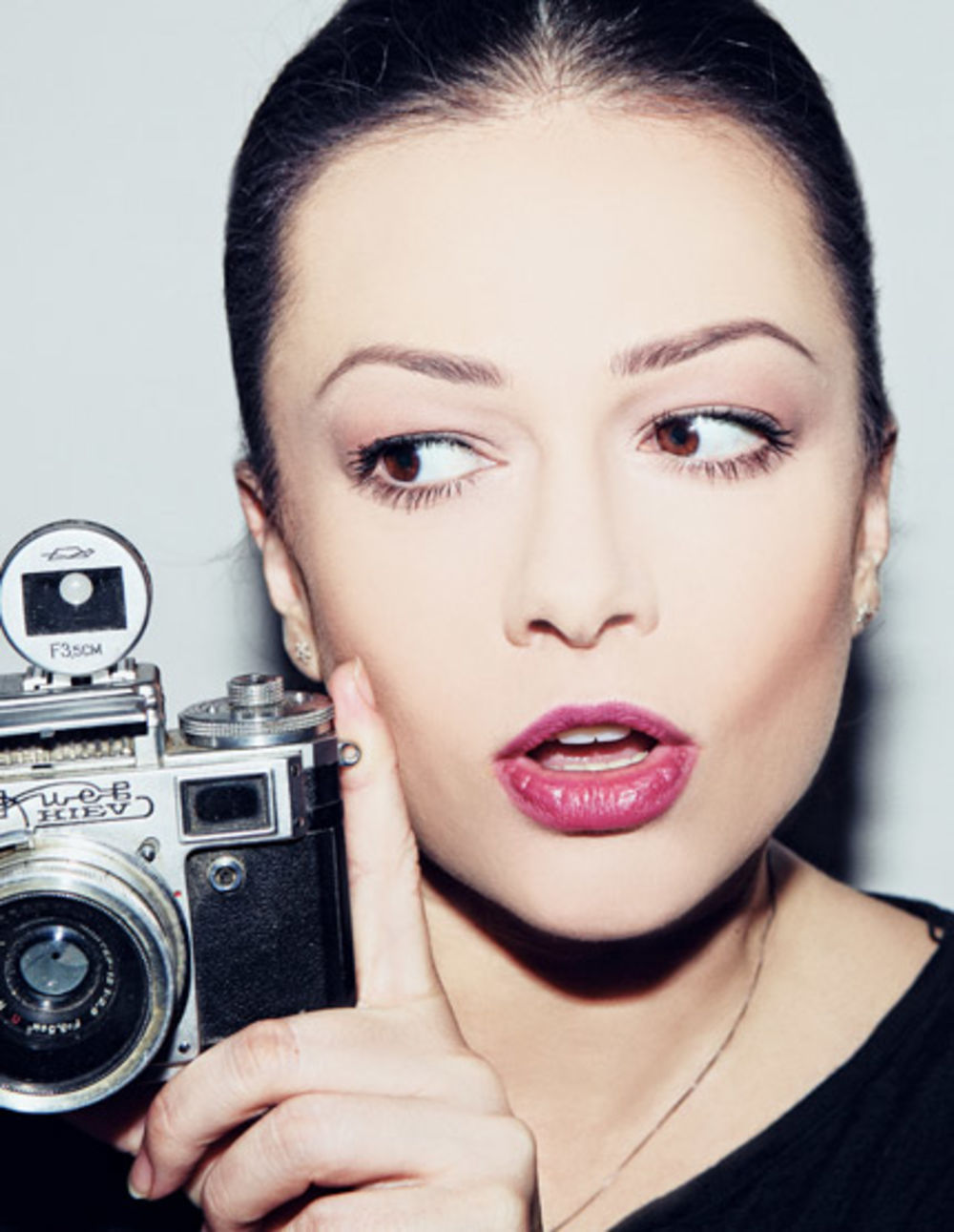 Pevačica Ivana Peters objašnjava zbog čega se sve ređe šminka i otkriva kako se bori protiv celulita, strija i viška kilograma