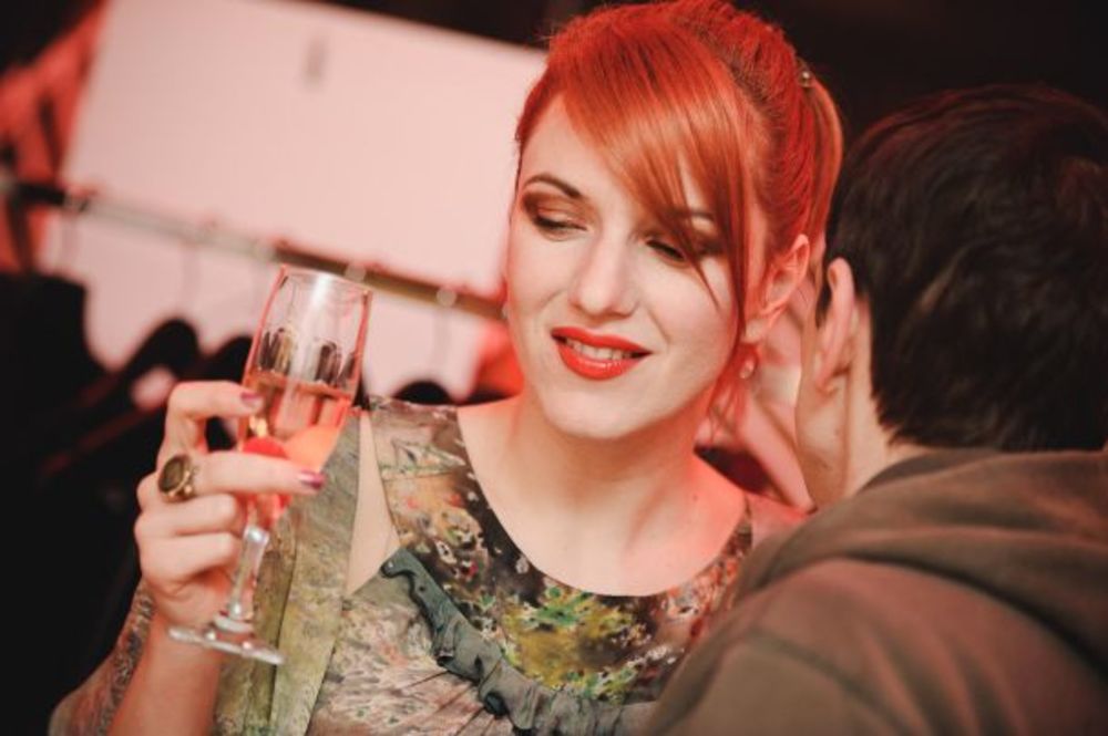 Mlada modna dizajnerka Ines Janković predstavila je u sredu u prelepom ambijentu beogradske koncept radnje Pierre Premier  najnoviji katalog za svoju poslednju kolekciju Amazon Attitude, koju je inače prikazala na poslednjoj nedelji mode. Ovoj promociji prisus