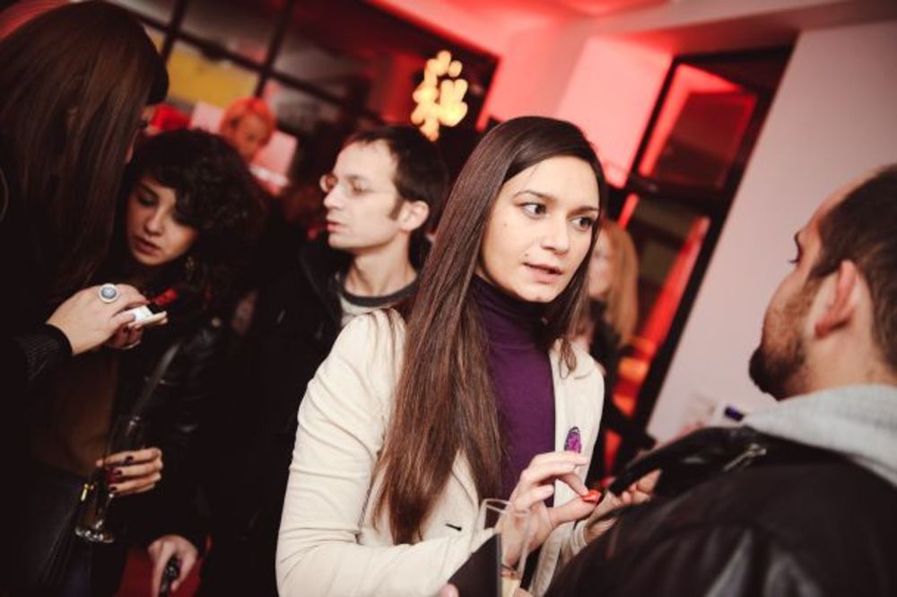 Mlada modna dizajnerka Ines Janković predstavila je u sredu u prelepom ambijentu beogradske koncept radnje Pierre Premier  najnoviji katalog za svoju poslednju kolekciju Amazon Attitude, koju je inače prikazala na poslednjoj nedelji mode. Ovoj promociji prisus