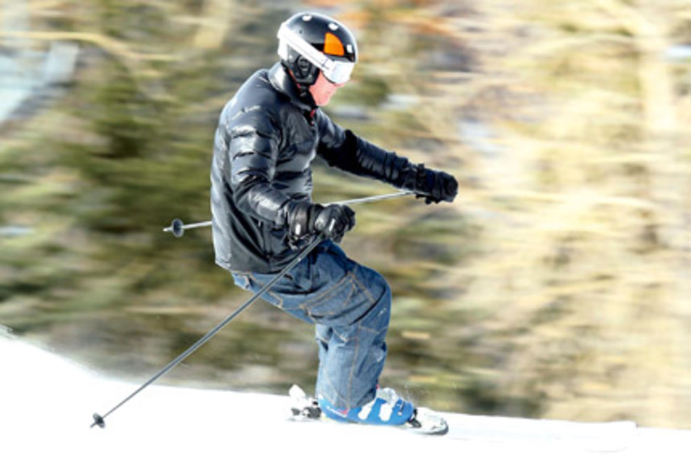 Slavni holivudski glumac Antonio Banderas (51) važi za velikog zaljubljenika u zimske sportove, pa je tako i ove godine predah od poslovnih obaveza potražio u čuvenom skijalištu Aspen u Koloradu.