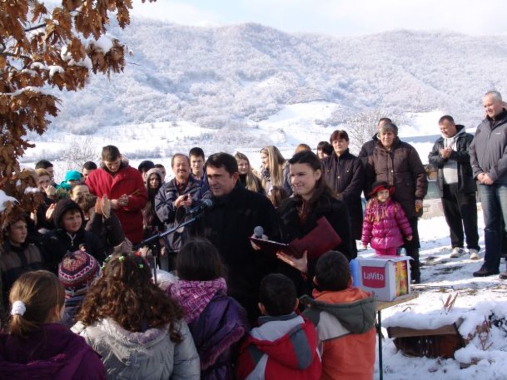 Na proslavi Svetog Save u selu Miščići besede i recitacije govorili su Tijana Kostić, Snežana Jovanović i Anđela Filipović, mladi umetnici RAS-a, a specijalni gost proslave bio je glumac Milan Lane Gutović.