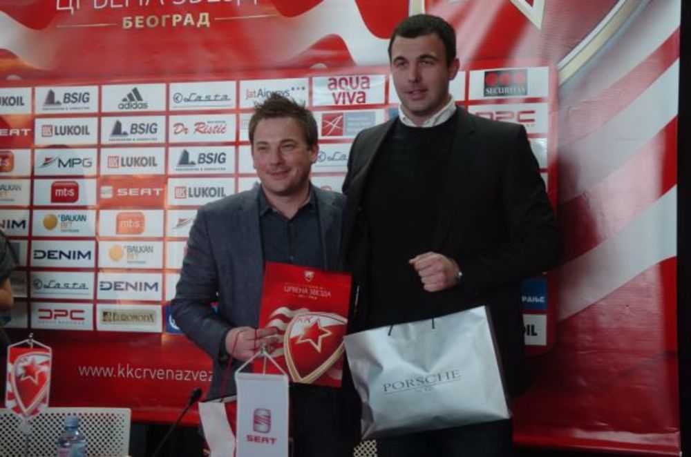 Kompanija Porsche SCG potpisala je ugovor o saradnji sa Košarkaškim klubom Crvena zvezda i tako ušla u red prijatelja jednog od naših najuspešnijih košarkaških klubova. Ovim povodom kompanija SEAT Srbija, koja je u sklopu Porsche grupe, ustupila je košarkaškom