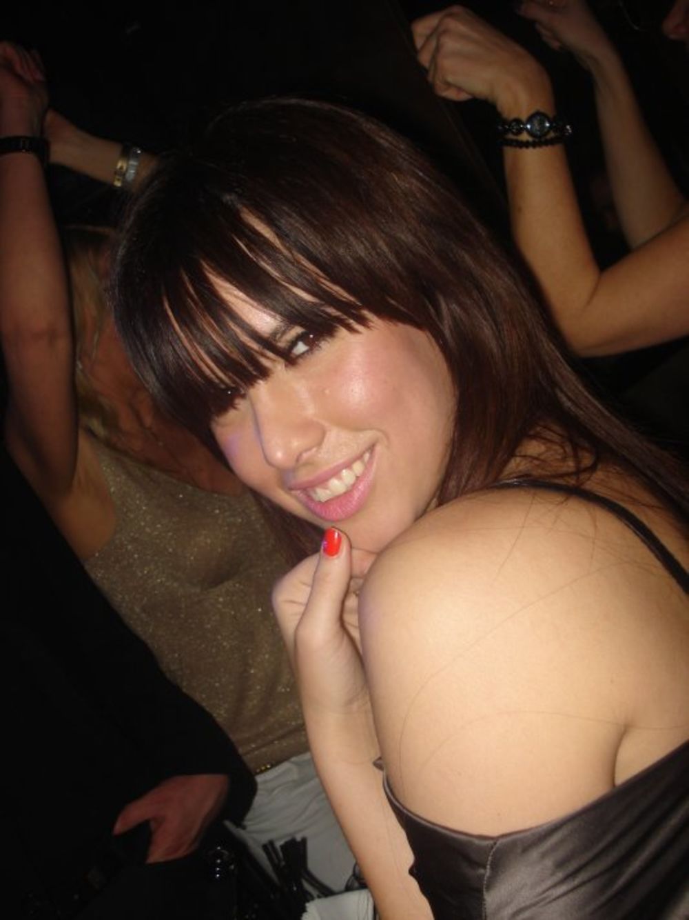 Ni ekstremno niske temperature nisu sprečile ljubitelje dobre zabave u nameri da se i ovog vikenda provedu u klubu The Box. U dobroj zabavi uživali su: Lola Smiljanić, Mateja Kežman, slovenačka manekenka Maja Malnar, Jelena Stožinić, Ivan Zeljković, Sanja Papi