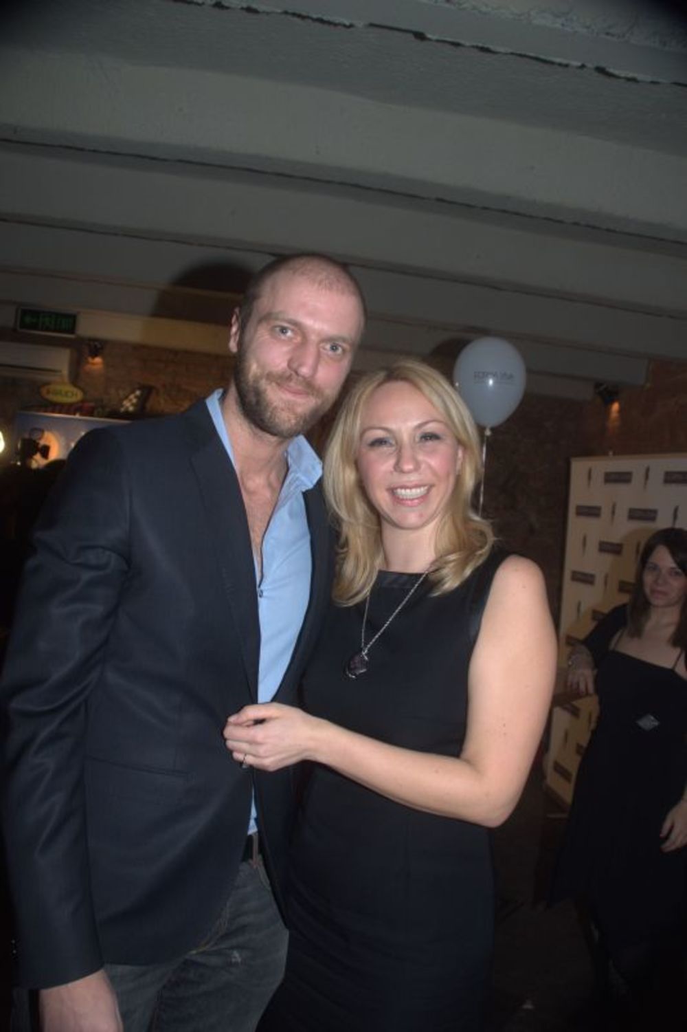 U odličnoj atmosferi kluba Dobrila u utorak uveče održana je spektakularna žurka povodom nove sezone i novog koncepta rada modne agencije FORMA VIVA. U živoj svirci Balkan Express benda uživali su  Duška Jovanić, Isidora Bjelica sa suprugom Nebojšom Pajkićem,