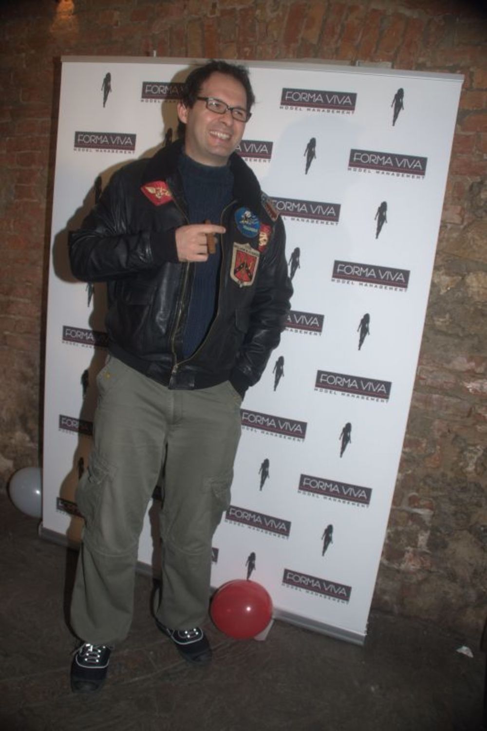 U odličnoj atmosferi kluba Dobrila u utorak uveče održana je spektakularna žurka povodom nove sezone i novog koncepta rada modne agencije FORMA VIVA. U živoj svirci Balkan Express benda uživali su  Duška Jovanić, Isidora Bjelica sa suprugom Nebojšom Pajkićem,