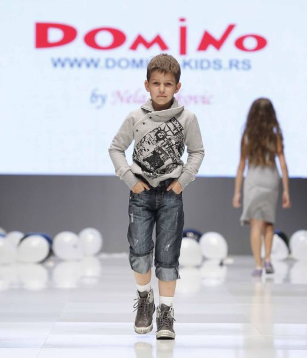 U Beogradskoj areni u okviru 20. Maybelline Fashion Selectiona održan je Kids Fashion Day, dan dečije mode. Klinci i klinceze prošetali su pistom u modelima brendova Domino Kids, Chicco i Moj kroj. Kolekciju Domino Kids dizajnirala je Nela Isaković, a čine je