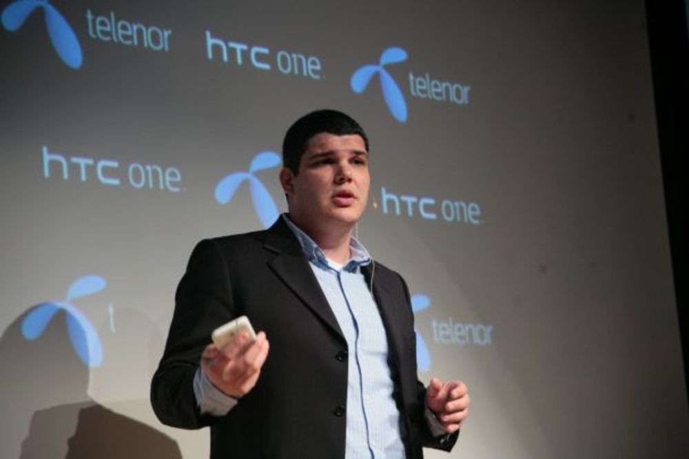 Pametni telefon HTC One X u beloj boji dostupan je u Telenoru uz pakete Prenesi i Surfuj. Zahvaljujući Telenor pametnoj mreži koja u potpunosti funkcioniše na HSDPA+ tehnologiji i brzinama koje se kreću između 4 i 8 megabita u sekundi, korisnik će moći da isko