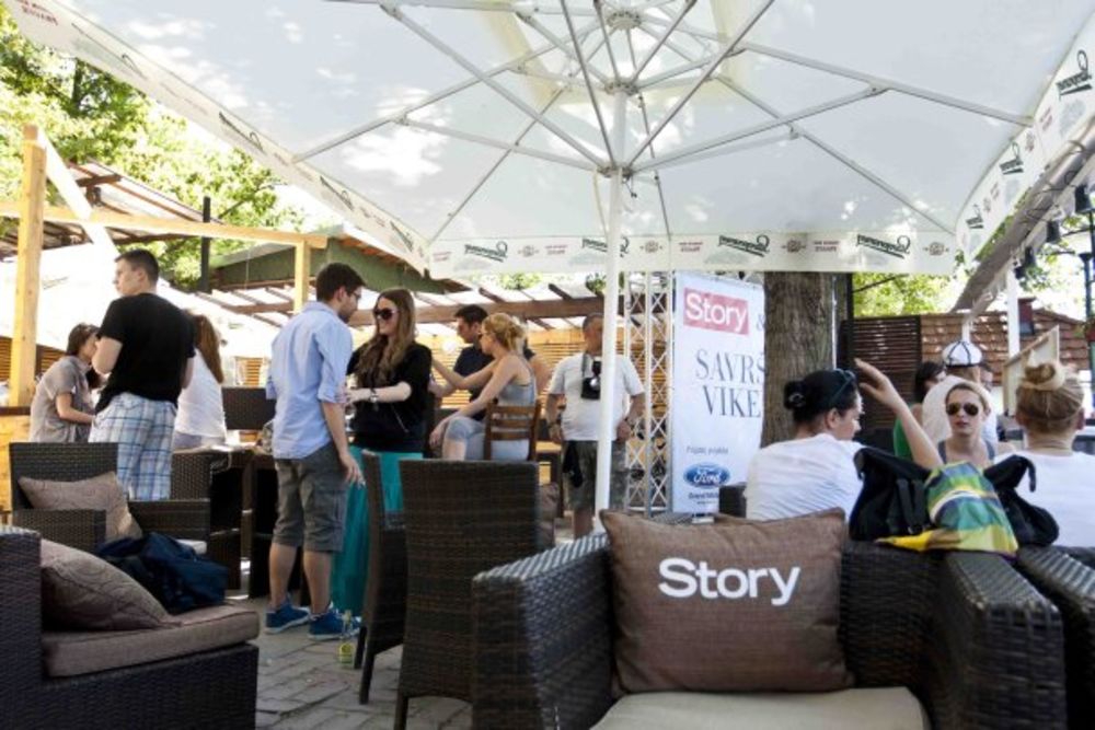 Magazin Story i Naxi radio je i u nedelju 29. aprila za sve posetioce Ade Ciganlije u kafiću Koketa na Makiškoj strani održao događaj pod nazivom Savršen vikend.