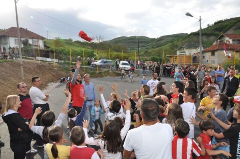 Vaskrsni turnir koji je održan, osmislio je OFK RAS i organizovao ga u blizini Petrove crkve, a turnire su nastavili da organizuju prijatelji ove crkve. Pokrovitelj turnira bila je crkvena opština Raške oblasti, FSS i grad Novi Pazar.