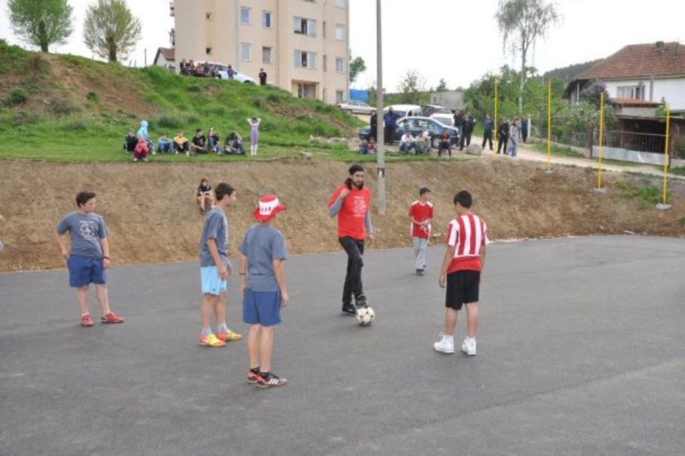 Vaskrsni turnir koji je održan, osmislio je OFK RAS i organizovao ga u blizini Petrove crkve, a turnire su nastavili da organizuju prijatelji ove crkve. Pokrovitelj turnira bila je crkvena opština Raške oblasti, FSS i grad Novi Pazar.