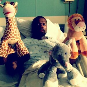 50 Cent u bolnici, čeka operaciju
