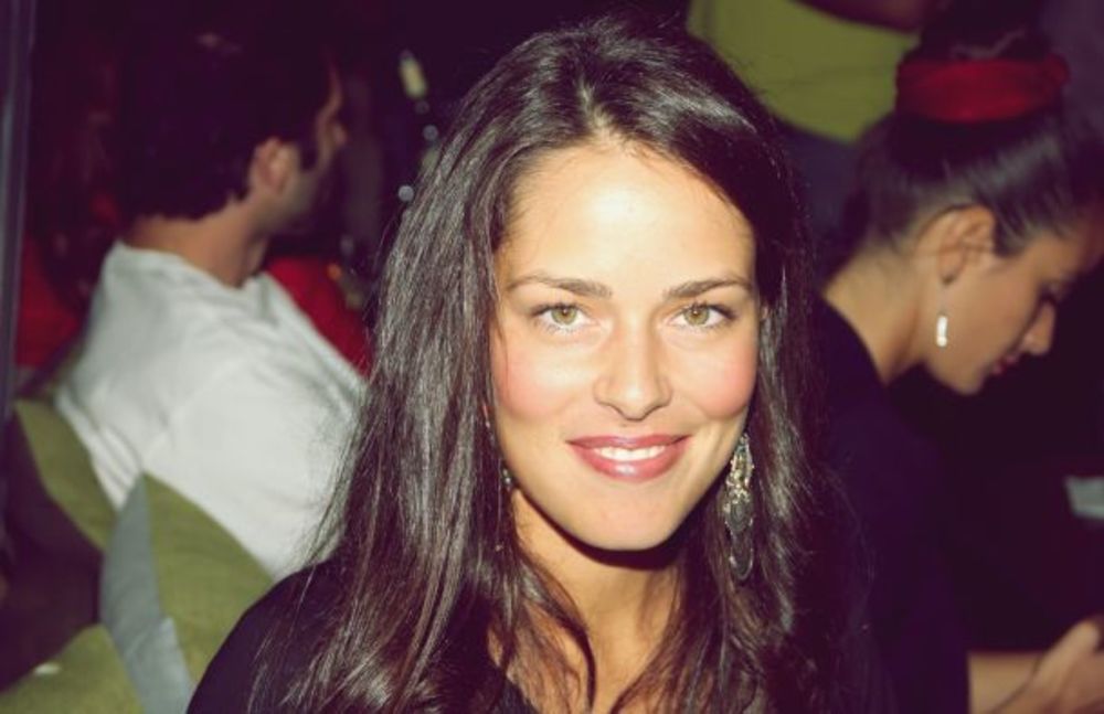 Glavno mesto za noćni provod poznatih prošle nedelje bio je Central Park, a veliki broj javnih ličnosti odlično se provodio na svečanom otvaranju. Domaćica večeri Marija Kilibarda u veselom raspoloženju dočekivala je goste, koji su se provodili uz zvuke strane