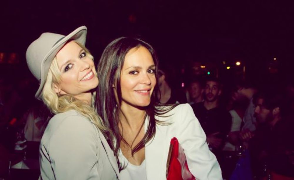 Glavno mesto za noćni provod poznatih prošle nedelje bio je Central Park, a veliki broj javnih ličnosti odlično se provodio na svečanom otvaranju. Domaćica večeri Marija Kilibarda u veselom raspoloženju dočekivala je goste, koji su se provodili uz zvuke strane