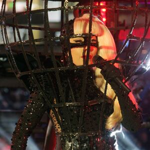 Lejdi Gaga: Nova provokacija - šešir od bubašvaba