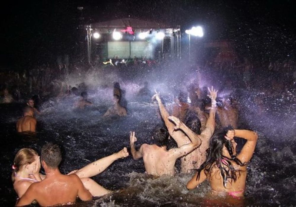 Ovogodišnji, deseti po redu, festival elektronske muzike Summer3p održaće se od 19. do 22. jula na jedinstvenoj party lokaciji - Termalnom bazenu i Muškom štrandu na Paliću, nedaleko od Subotice. Na ovogodišnjem festivalu, nastupiće neki od najaktuelnijih izvo