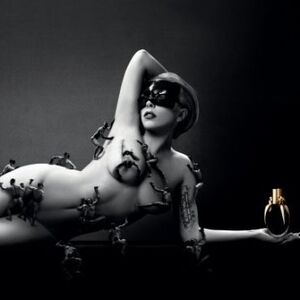 Lejdi Gaga naga u reklami za parfem