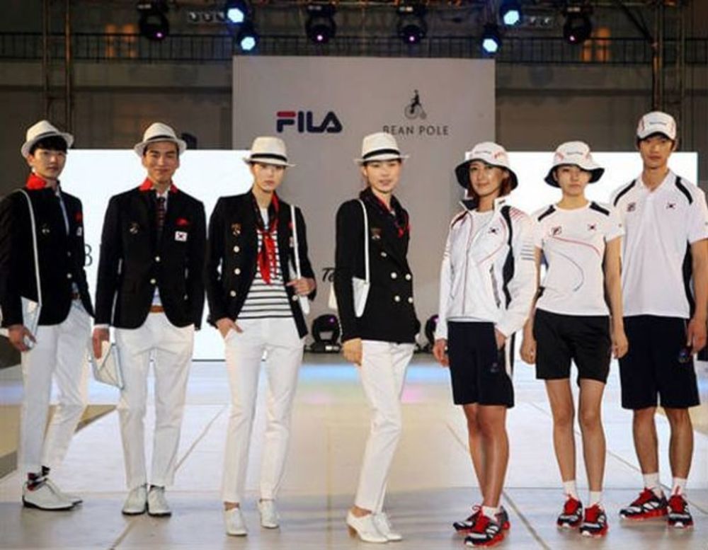 Neposredno pre početka Olimpijade 2012 u Londonu, zemlje učesnice su otkrile uniforme koje će nositi predstavnici njihovih timova.