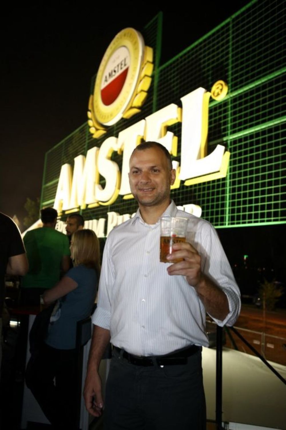 Drugo veče desetog Beogradskog pivskog festivala obeležila je zabava na VIP terasi Amstel Premium Pilsener štanda, koju je organizovala kompanija Ujedinjene srpske pivare. Događaju su prisustvovale brojne poznate ličnosti, a vi pogledajte fotografije koje ilus