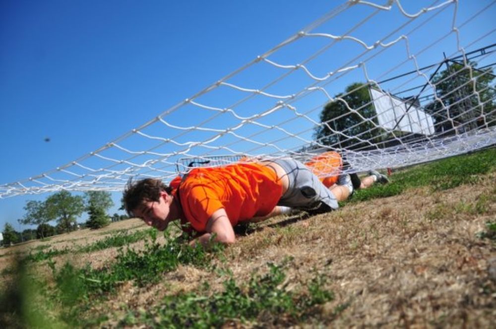 Veliki broj Beograđana oprobao se danas u nesvakidašnjoj urbanoj trci koja se održala u okviru Men’s Health Urbanathlon&Festivala, manifestacije koja spaja sport, avanturu, muziku i dobru zabavu. Jedinstvena gradska trka, koja se ove godine održala pod pok