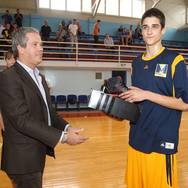 Košarkaš Rade Zagorac nagrađen za osvojenu titulu prvaka sveta