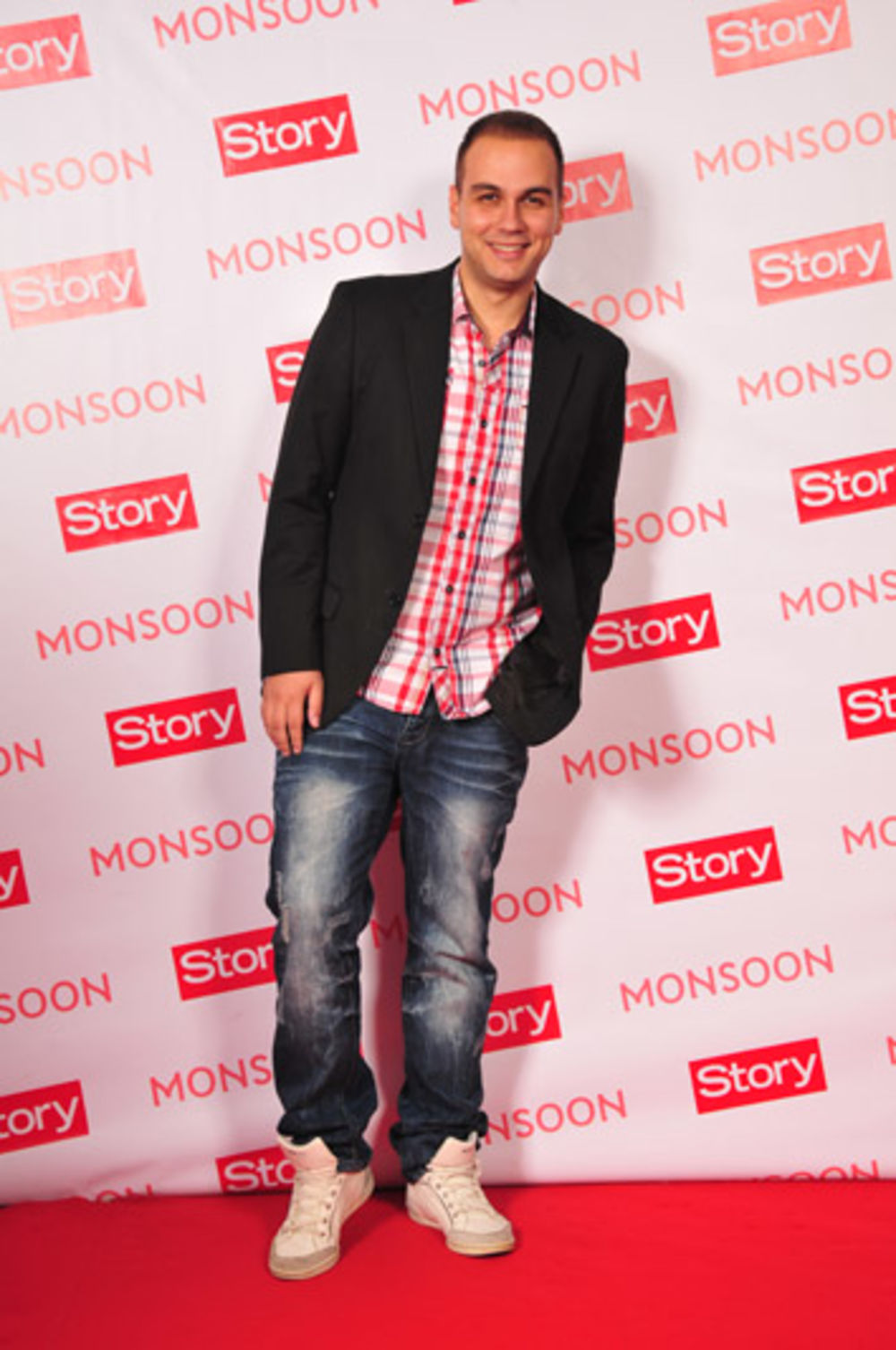 Magazin Story proslavlja sedmi rođendan. Tim povodom, kao i svake godine, organizovan je Story Party Celebrities Only, gde će mnoge poznate ličnosti uživati u nezaboravnoj večeri. Pogledajte ekskluzivne fotografije sa crvenog tepiha.